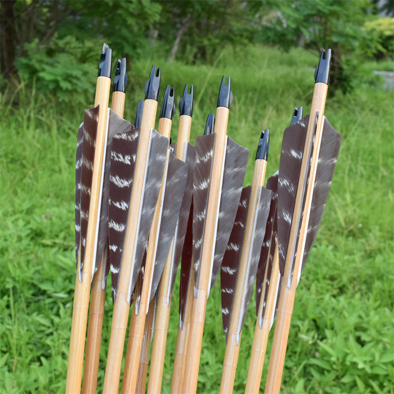 Flèches en bois pour archers d\'arc traditionnels